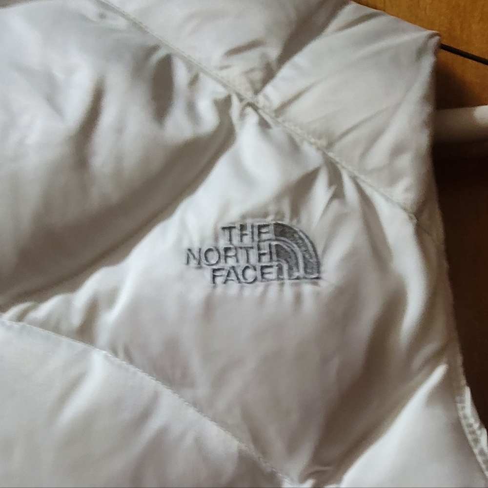 The North Face White Quilted Women's Down Vest - Picture 10 of 12